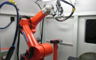 Foto Roboterbrenner Fronius TTW mit Brennerhals TTW4000 und optionaler Kaltdraht-Einheit KD-Drive