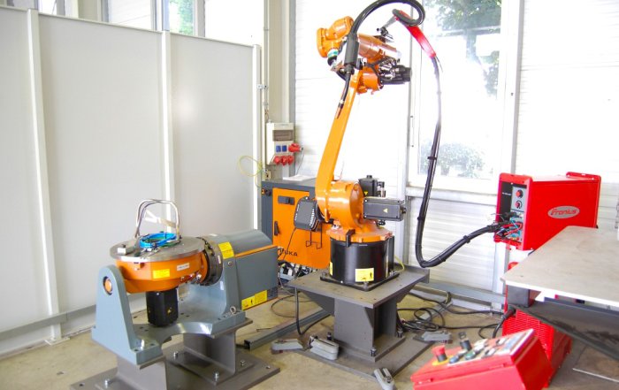 Foto DREHKIPPMODUL KP2-HV500 mit Mediendurchführung, TRAGLAST 500 KG, AUSGEFÜHRT ALS SYNCHRONISIERTE ROBOTERACHSEN