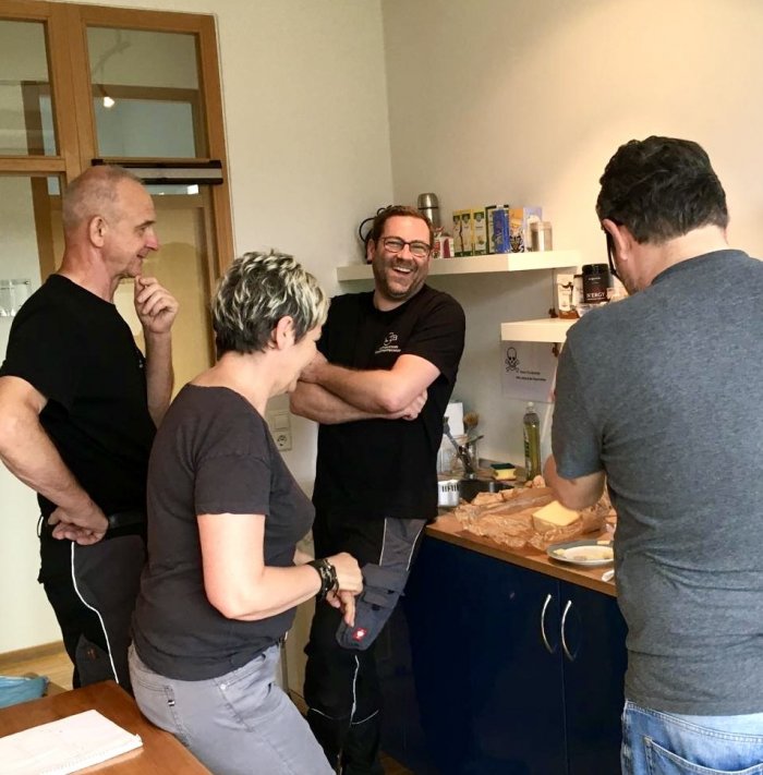 Foto Käse-Probe mit Genuss - Team Alltag im S+B-Team : -)