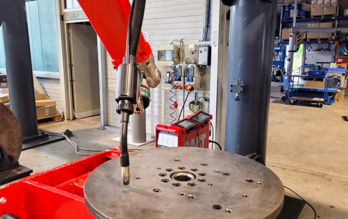 Foto Optionale CMT-Schweisstechnik und Drehkippmdul RDK05